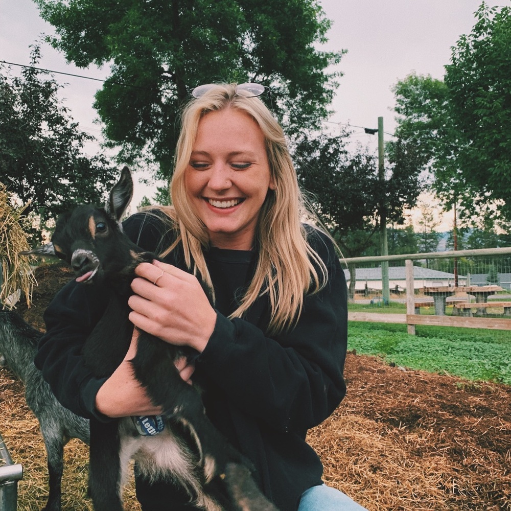 Meet your Posher, Thea